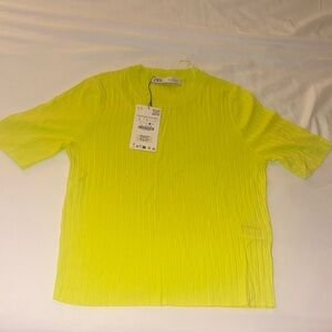 Zara neon t shirt. NWT size Large. Fits like a Medium.